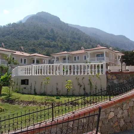 Thera Complex Studio Apartments فتحية